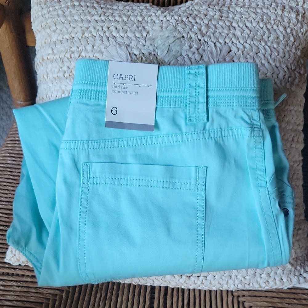 Style & Co blue, mid rise, comfort waist capris, size 6